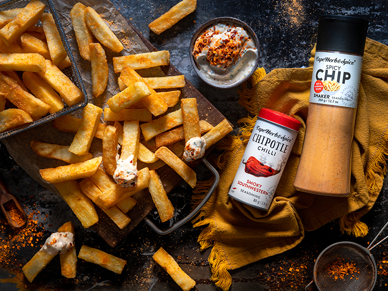 TRIPLE COOKED HAND CUT CHIPS WITH CREAMY CHIPOTLE CHILLI DIP